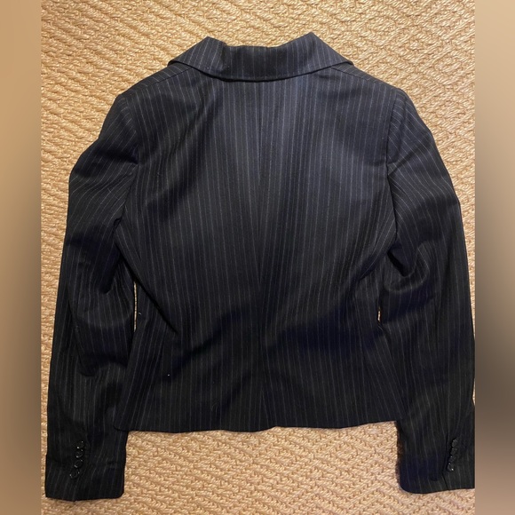 DOLCE & GABBANA CROPPED BLAZER. Size IT44 (S/M). Condition EXCELLENT! - Picture 4 of 5